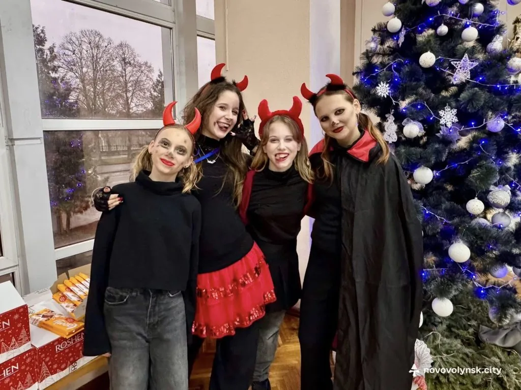 Для дітей Захисників у Нововолинську провели різдвяно-новорічне свято 7