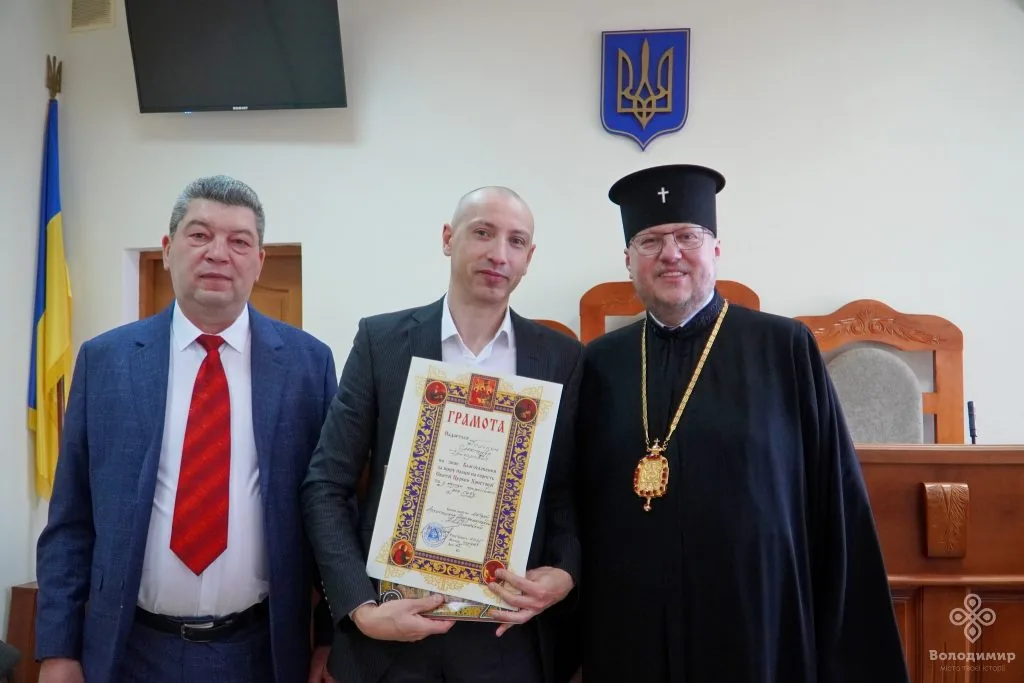 Батькові загиблого адвоката Сергія Лященка передали медаль від Епіфанія 5