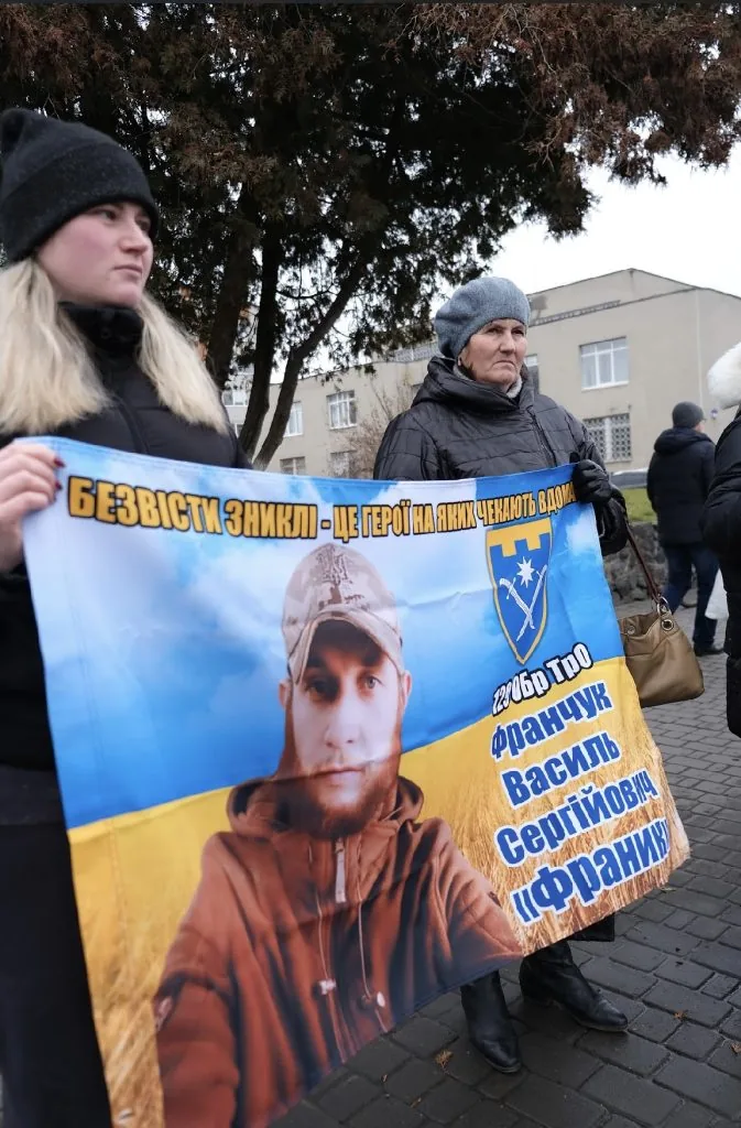 У Володимирі відбулася мирна акція на підтримку військовополонених та зниклих безвісти 13