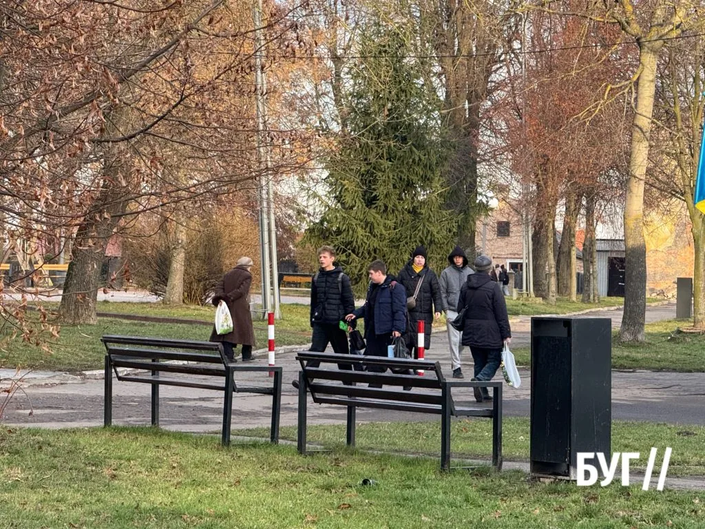 Місто буденне: за календарем зима, а на вулицях Нововолинська світло й сонячно 5