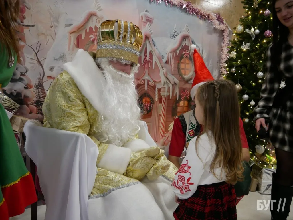У Володимирі відкрили резиденцію Святого Миколая: для дітей влаштували святкове дійство 13