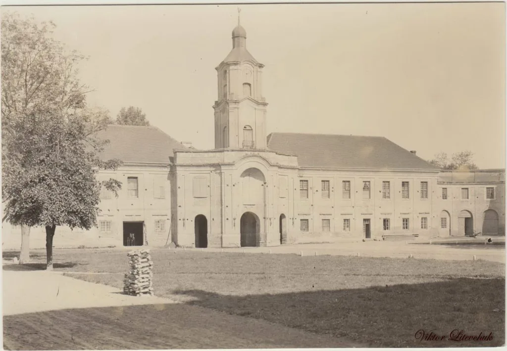 Олика 1920-х років на унікальних ретро-фото: костели та замок крізь об’єктив історії 2