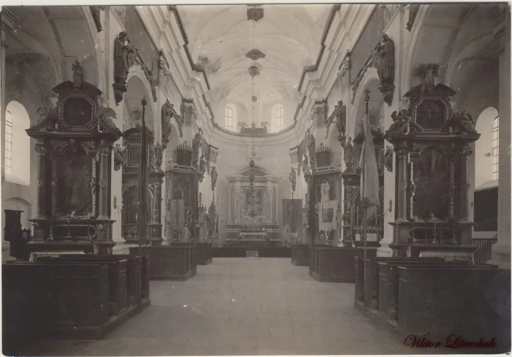 Олика 1920-х років на унікальних ретро-фото: костели та замок крізь об’єктив історії 5