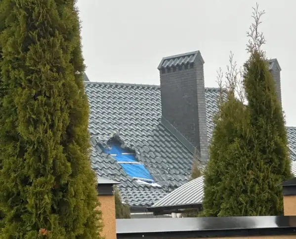 Дрон із вибухівкою влучив у будинок підприємців на Львівщині 2