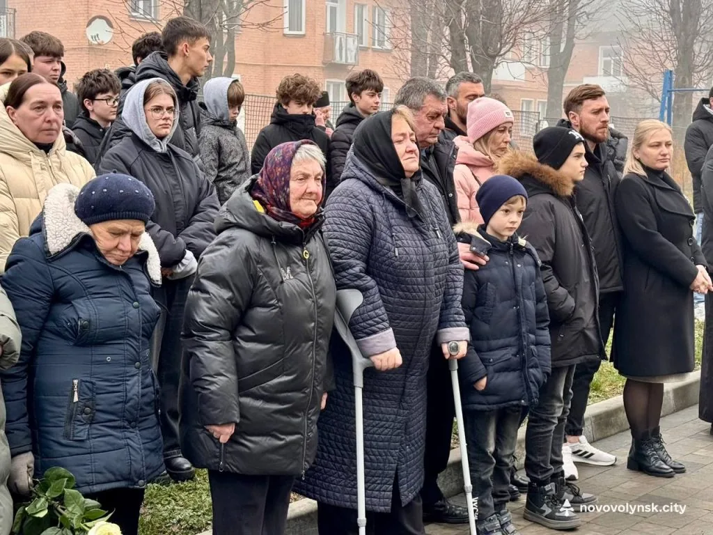 У Благодатному оновили меморіальну стелу Захисникам України 2