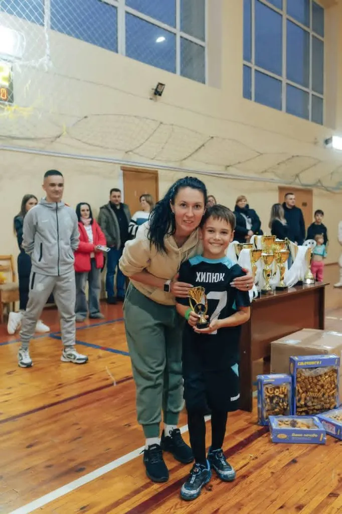 Юні спортсмени з Володимира здобули перемогу на зимовому турнірі з футзалу 11