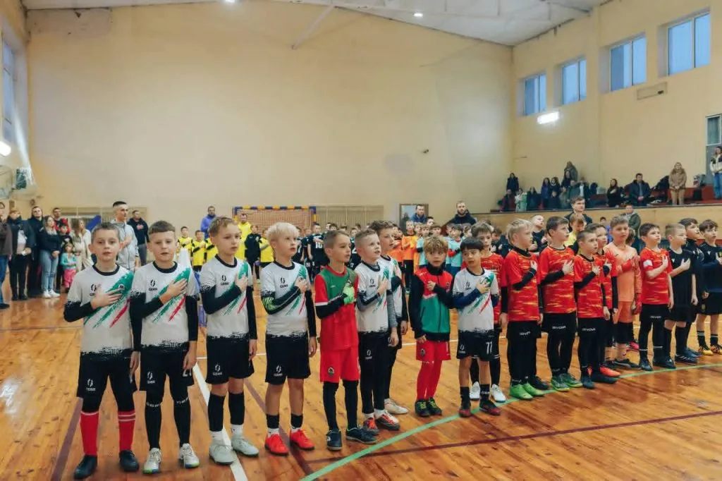 Юні спортсмени з Володимира здобули перемогу на зимовому турнірі з футзалу 4