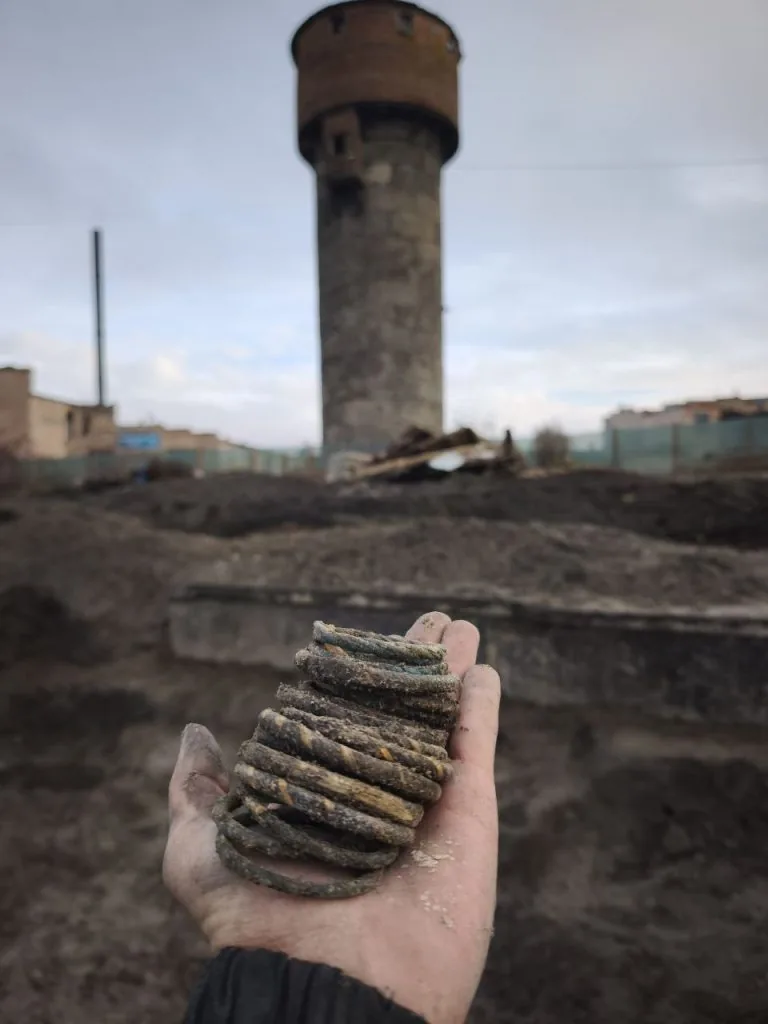 У Володимирі виявили унікальний «Скарб купця» часів Київської Русі 4