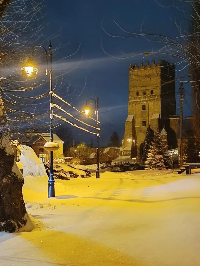 Фото дня: вечірній замок Любарта в Луцьку 2