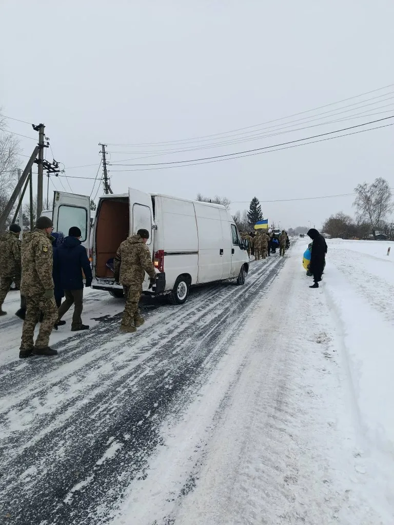 Оваднівська громада попрощалася із 28-річним Захисником Богданом Дубенчуком 2