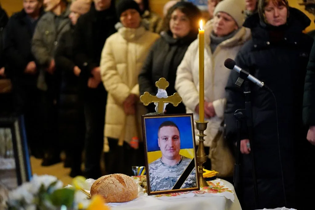 У Володимирі попрощалися одразу з двома Захисниками Олександром Семенюком та Валерієм Сілаєвим 4