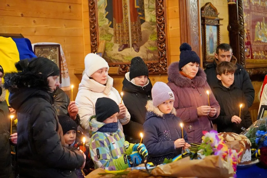 У Володимирі попрощалися одразу з двома Захисниками Олександром Семенюком та Валерієм Сілаєвим 9