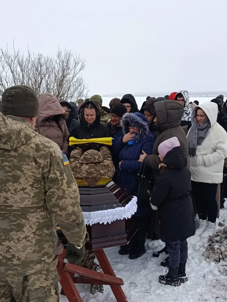 Оваднівська громада попрощалася із 28-річним Захисником Богданом Дубенчуком 3