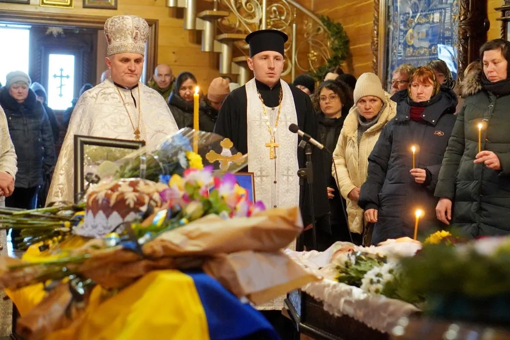 У Володимирі попрощалися одразу з двома Захисниками Олександром Семенюком та Валерієм Сілаєвим 8