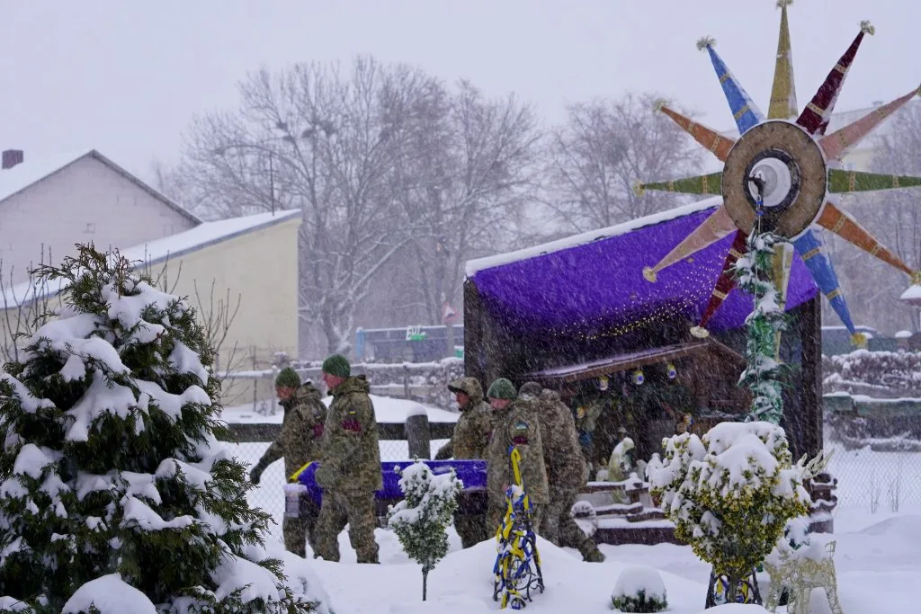 У Володимирі попрощалися одразу з двома Захисниками Олександром Семенюком та Валерієм Сілаєвим 21