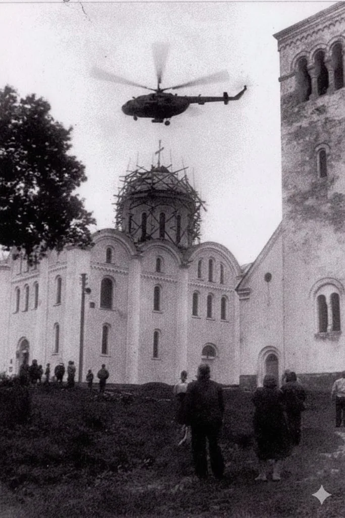 Як 30 років тому у Володимирі встановлювали хрест на куполі Успенського собору 2