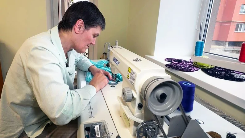 Звільнена з російського полону волинянка створила власну колекцію суконь 3