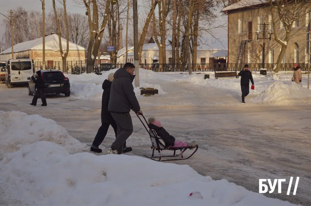 Місто буденне: зимовий Нововолинськ — сніг, гірки й трохи радості 13