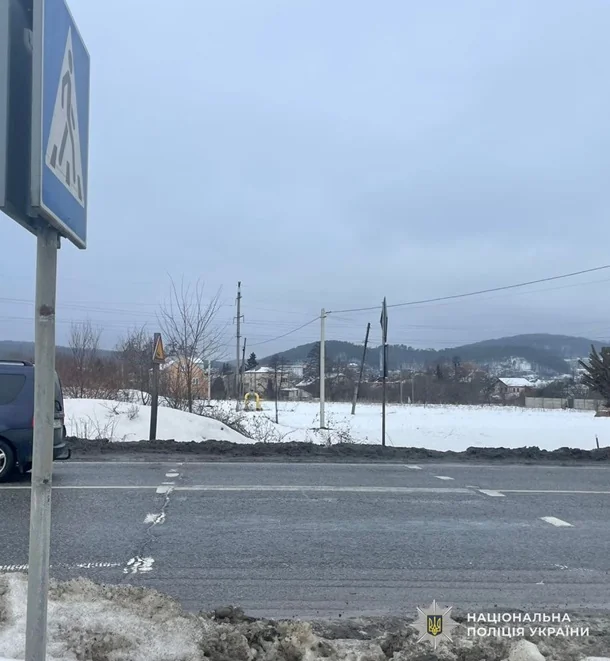 Під Львовом водій «швидкої» під дією наркотиків збив дитину 2