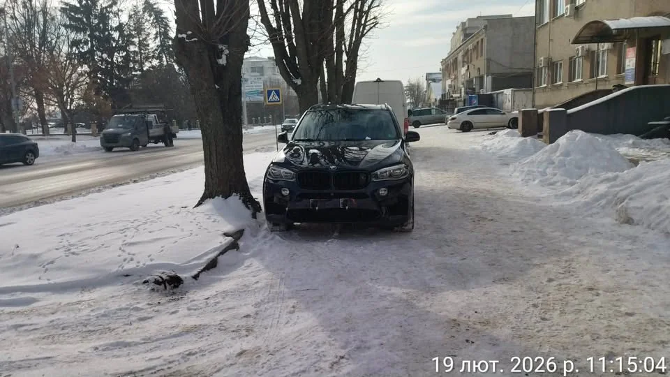 У Володимирі водії порушують правила паркування: муніципальна варта фіксує порушення 4