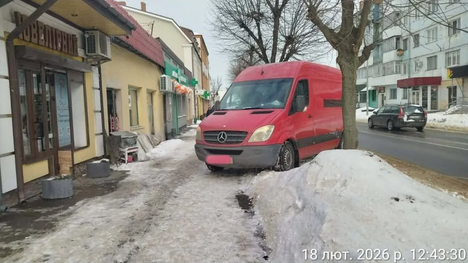 У Володимирі водії порушують правила паркування: муніципальна варта фіксує порушення 6