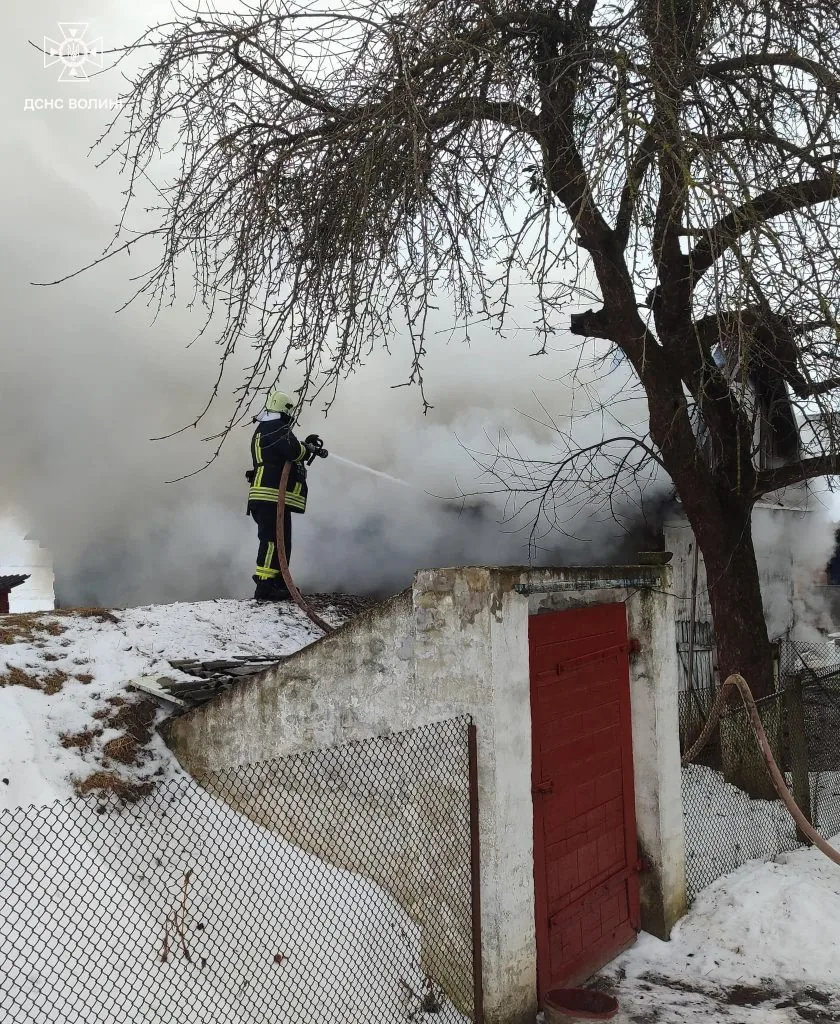 У Зимнівській громаді горіла господарська споруда 2