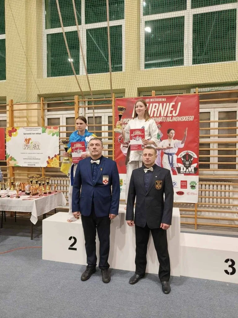 Нововолинські спортсмени стали призерами турніру з карате у Польщі 4