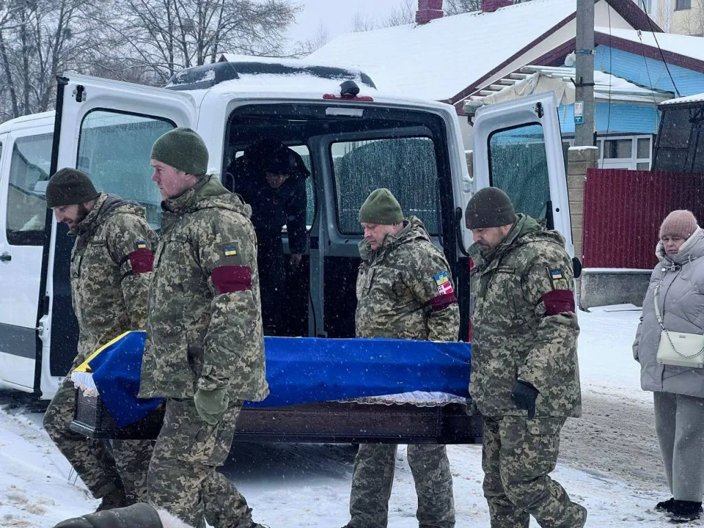 Громада Володимира провела в останню дорогу загиблого Героя Василя Солодуху 2