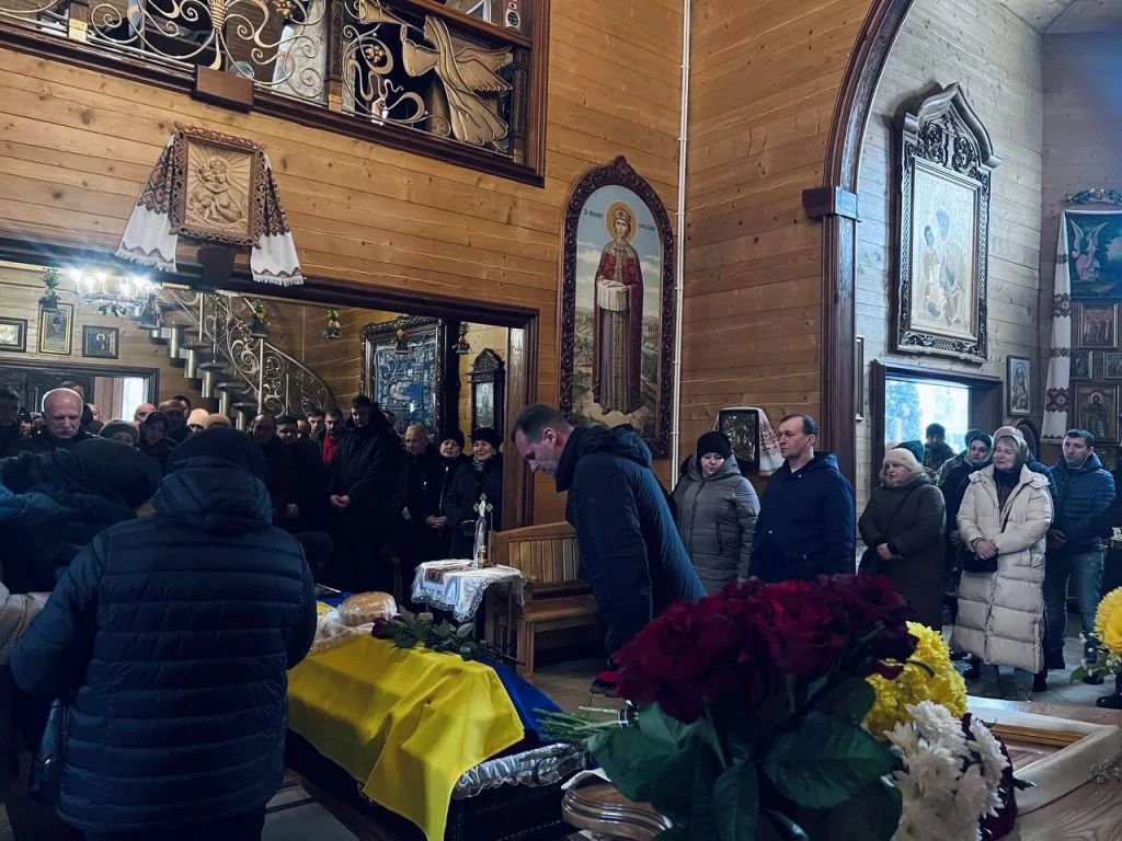 Громада Володимира провела в останню дорогу загиблого Героя Василя Солодуху 4