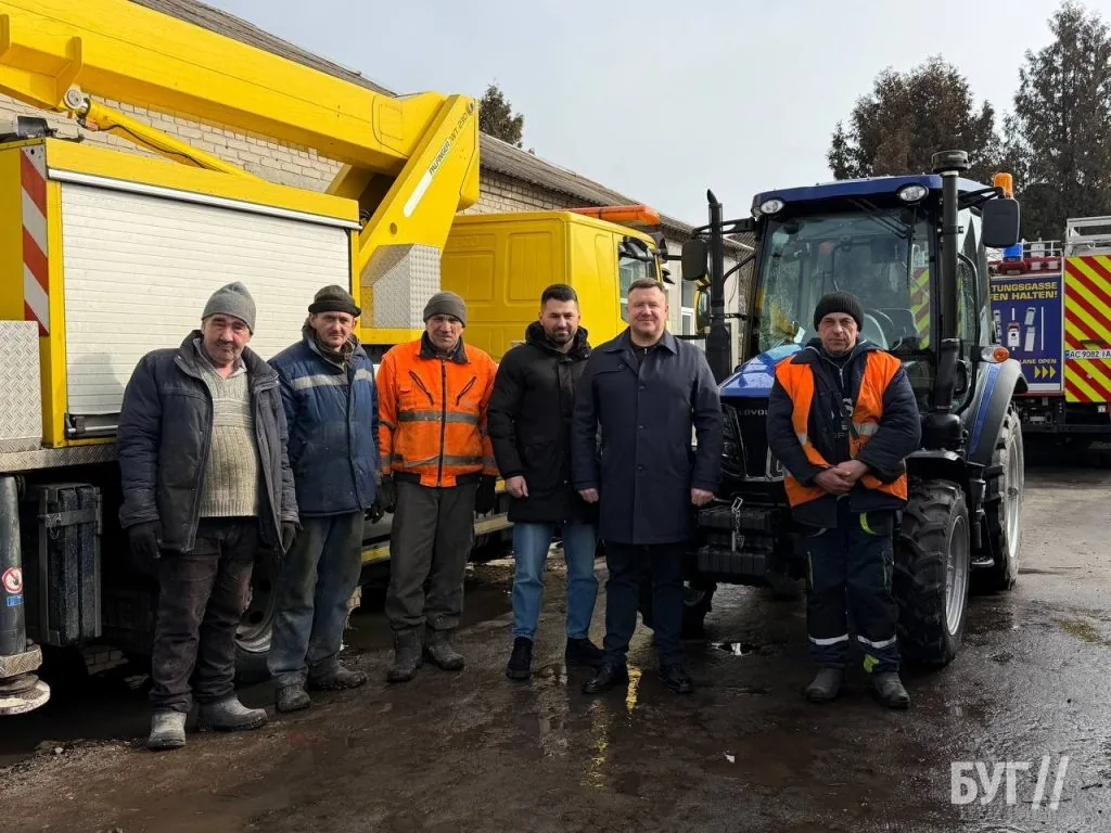 У Нововолинську комунальники отримали нову техніку: інвестиція громади в чисті вулиці та безпечні дороги 2