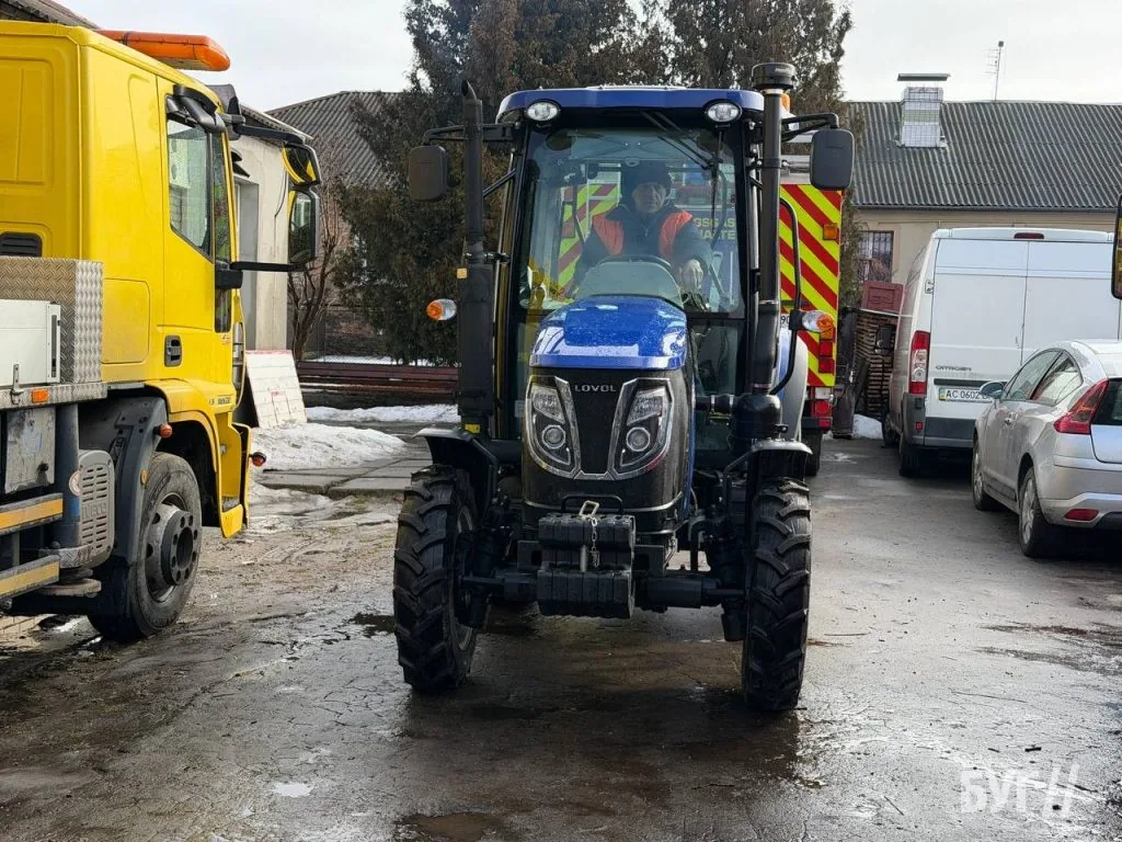 У Нововолинську комунальники отримали нову техніку: інвестиція громади в чисті вулиці та безпечні дороги 3