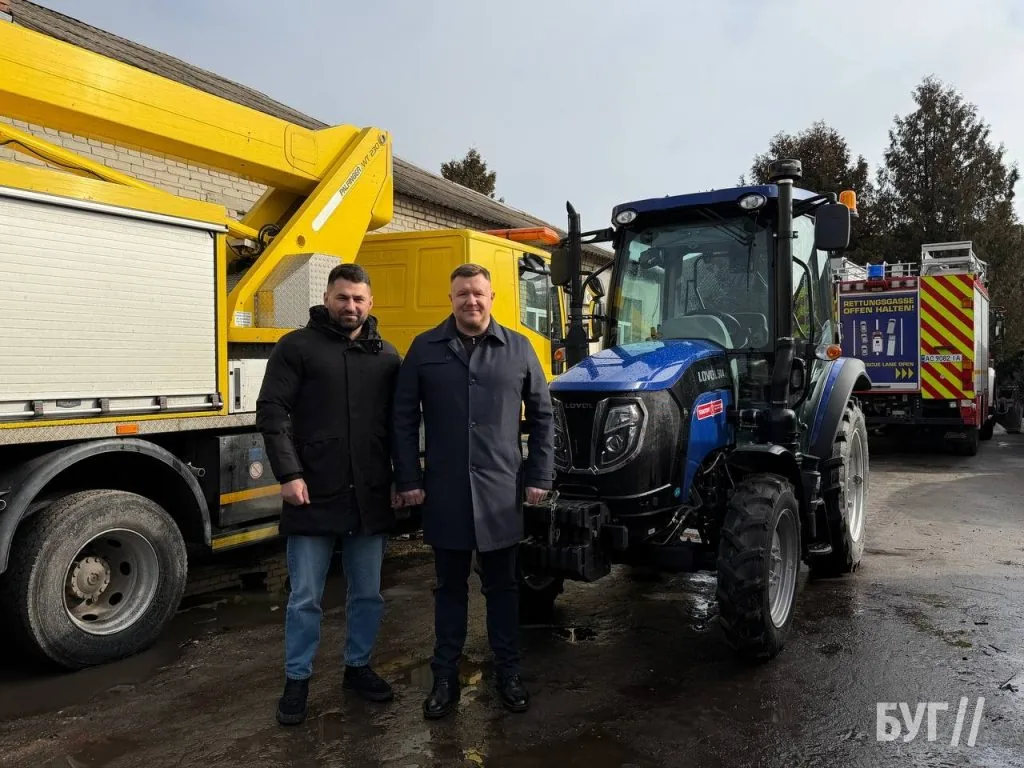 У Нововолинську комунальники отримали нову техніку: інвестиція громади в чисті вулиці та безпечні дороги 4