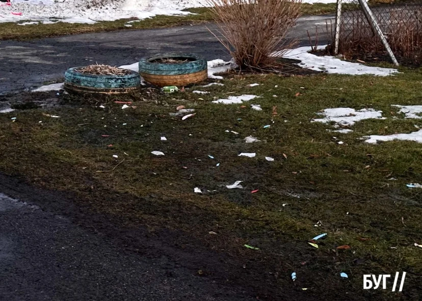 Сміття після зими: що залишили по собі відпочивальники на Василівській гірці 5