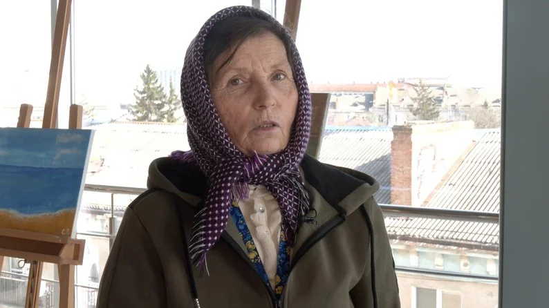 Малює протезами: ветеран з ампутаціями обох рук презентує у Луцьку виставку картин 1