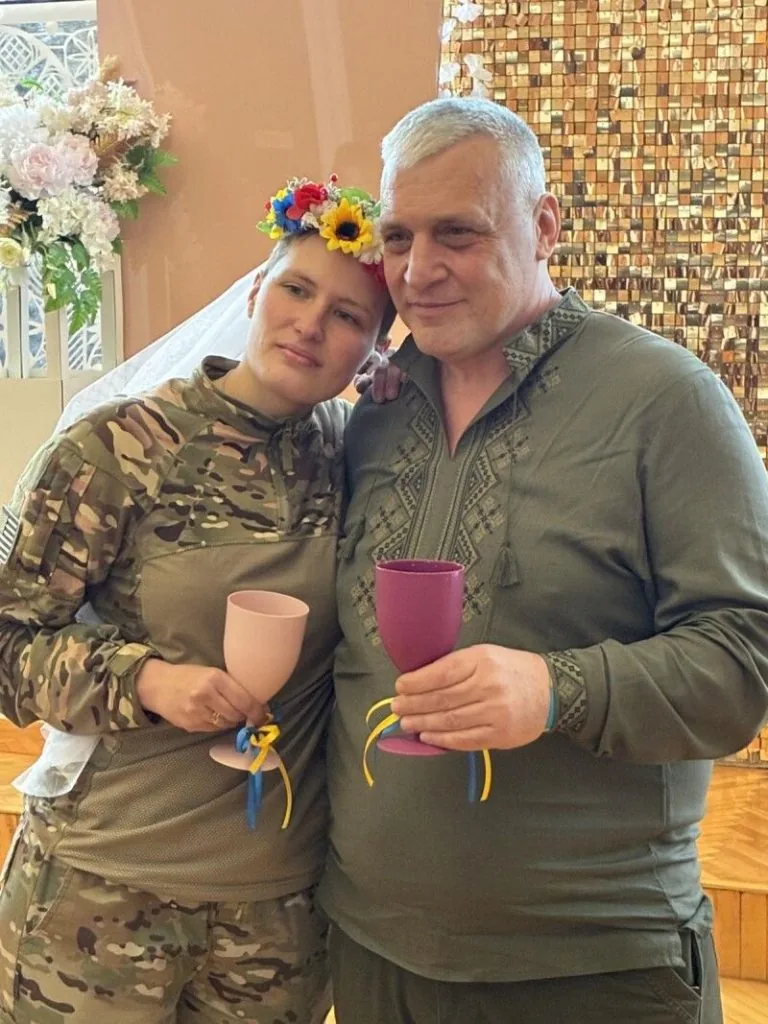 У Нововолинську побралися військові, яких поєднала війна 10