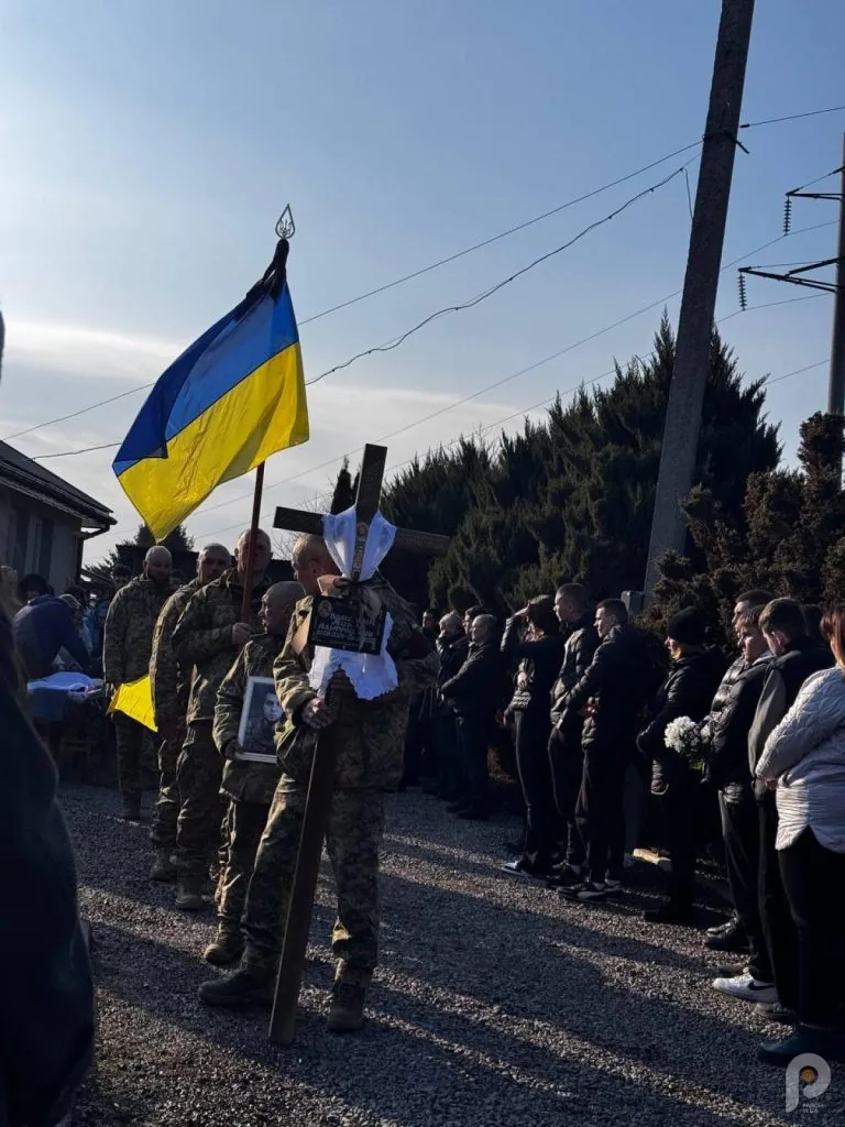 Зимнівська громада попрощалася з військовим медиком Макаром Вольським 4