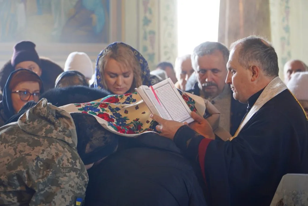 У перший день весни Володимирська громада попрощалася з штаб-сержантом Ігорем Савасом 13