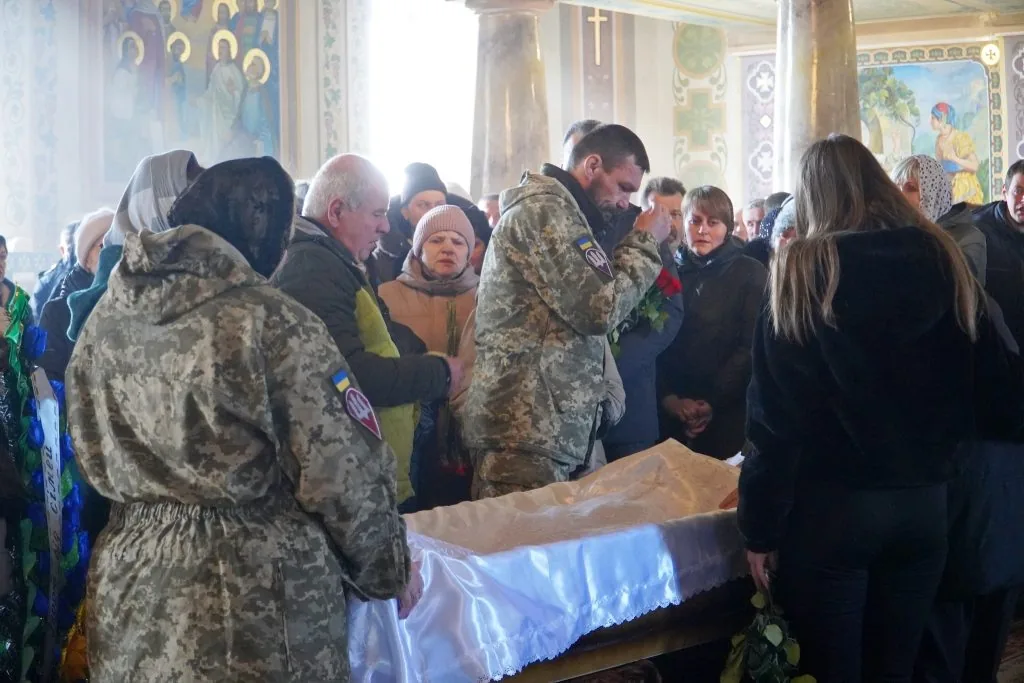 У перший день весни Володимирська громада попрощалася з штаб-сержантом Ігорем Савасом 14