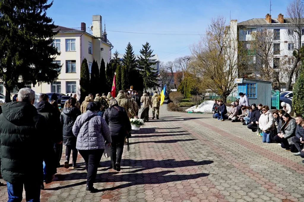У Володимирі попрощалися із Захисником з Оваднівської громади Олександром Дроботом 4
