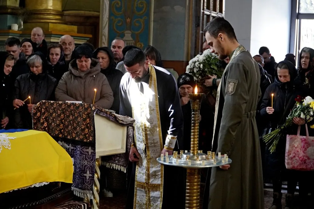 У Володимирі попрощалися із Захисником з Оваднівської громади Олександром Дроботом 7