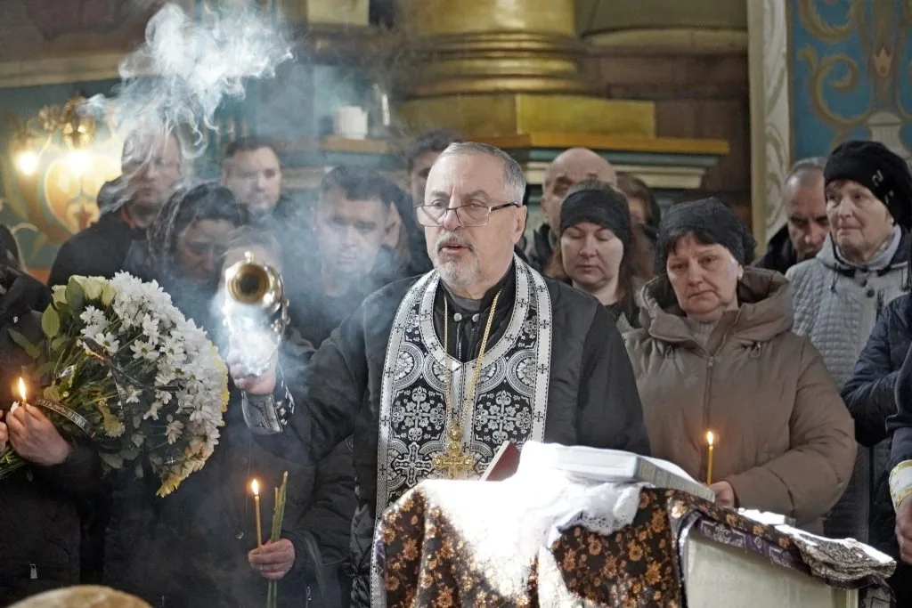 У Володимирі попрощалися із Захисником з Оваднівської громади Олександром Дроботом 10