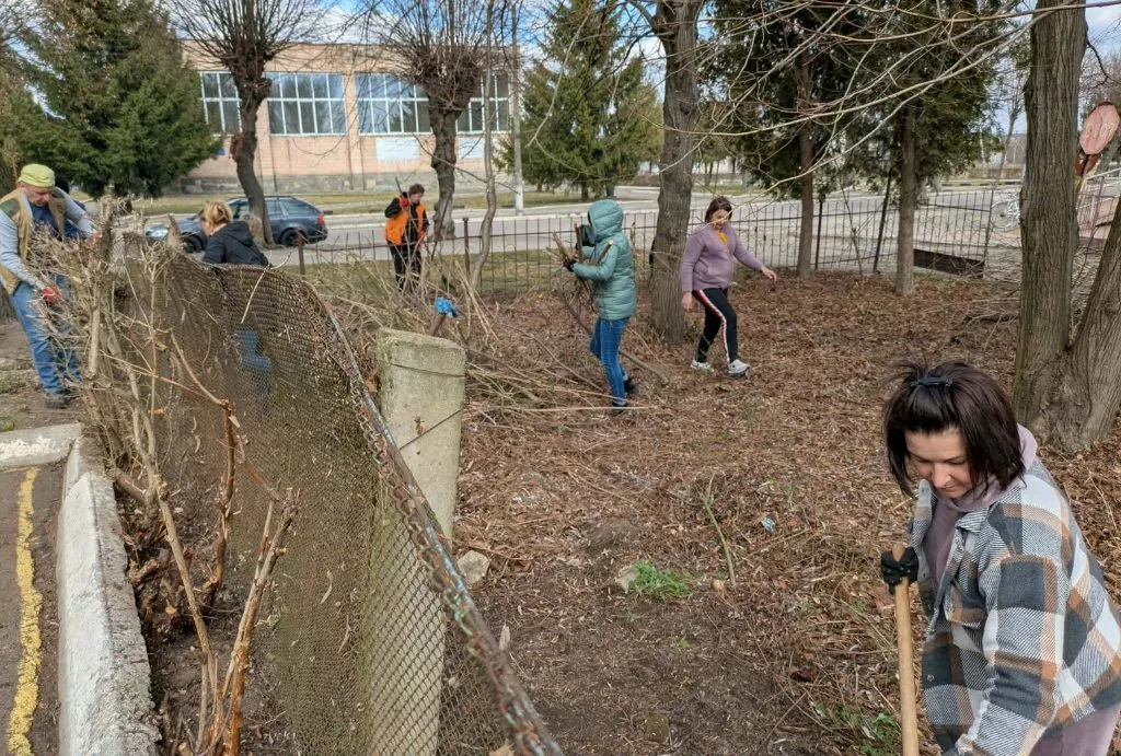 В Іваничівській громаді стартував місячник благоустрою «За чисте довкілля» 12