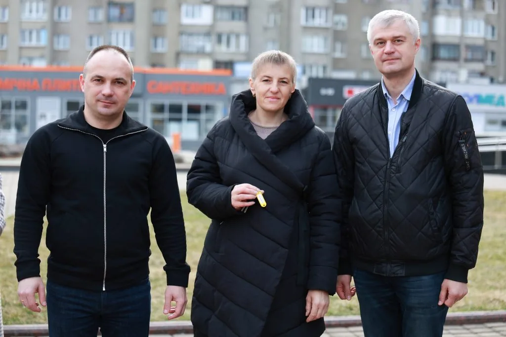 Оваднівська громада отримала новий шкільний автобус 3