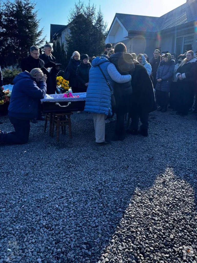 Зимнівська громада попрощалася з військовим медиком Макаром Вольським 3