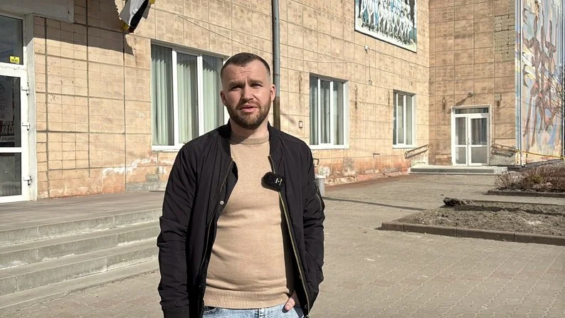 Розповіли, чи збережуть мозаїку на фасаді Будинку спорту у Нововолинську 2