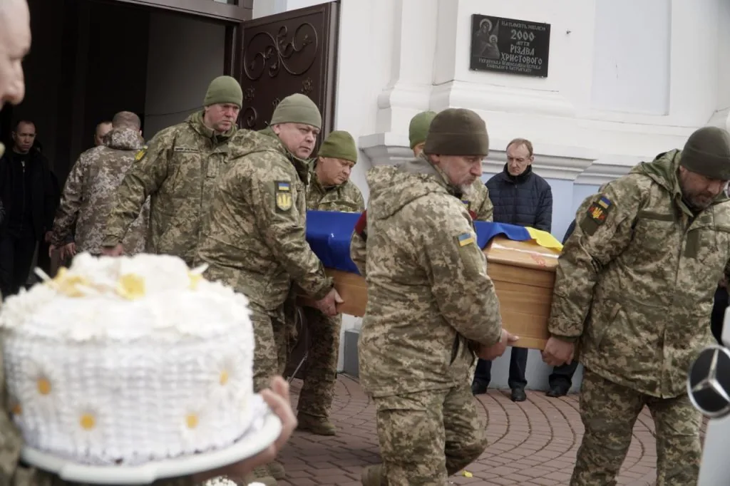 У Володимирі попрощалися з 24-річним Захисником Олександром Бичком 4