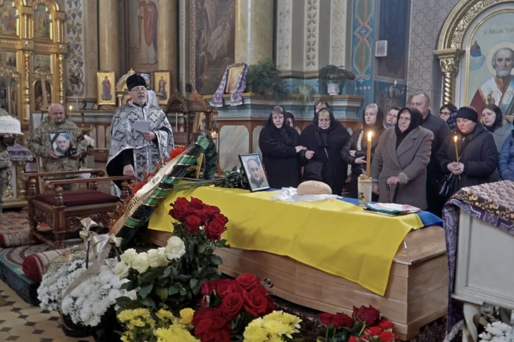 У Володимирі попрощалися з 24-річним Захисником Олександром Бичком 6