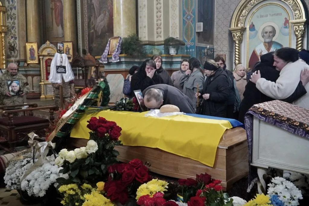 У Володимирі попрощалися з 24-річним Захисником Олександром Бичком 7