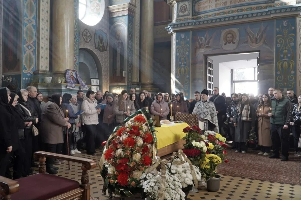 У Володимирі попрощалися з 24-річним Захисником Олександром Бичком 8