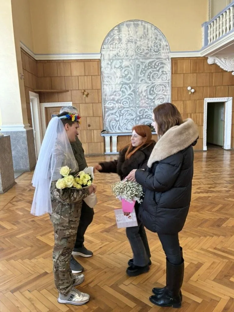 У Нововолинську побралися військові, яких поєднала війна 7